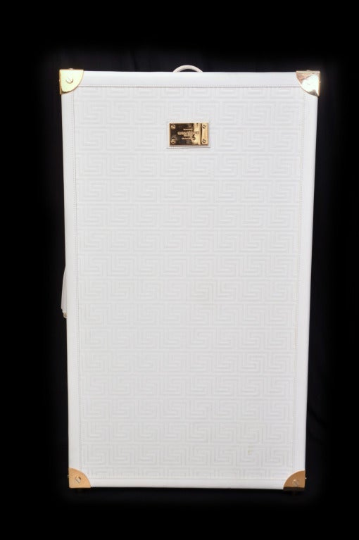 To those who require nothing less than absolute luxury here's

BRAND NEW VERSACE SUITCASE

HARDSIDED 
WITH WHEELS

WHITE LEATHER WITH GREEK KEY EMBROIDERY

35.5