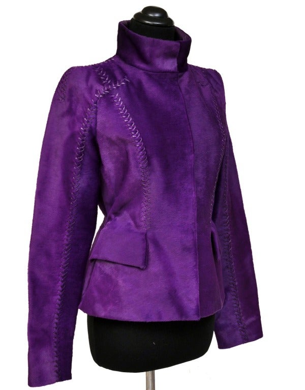 New TOM FORD CAVALLINO VIOLET FUR CHEVRON STITCHED FITTED JACKET In New Condition In Montgomery, TX