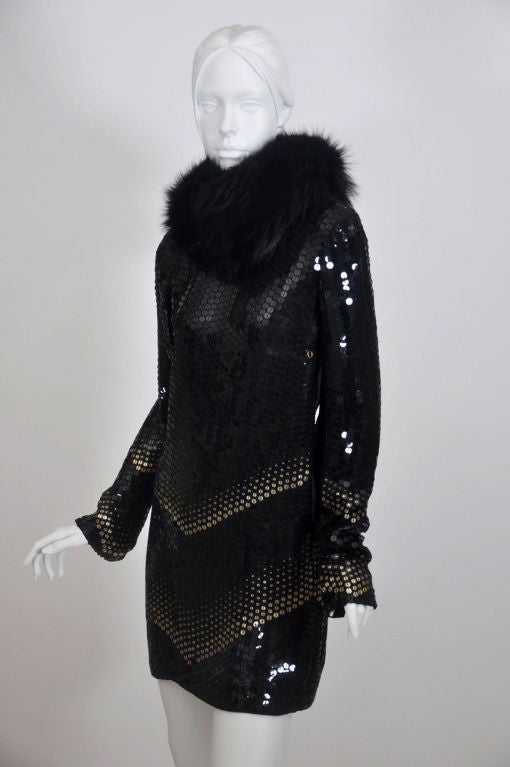 Gucci sequin dress with fox fur scarf 2