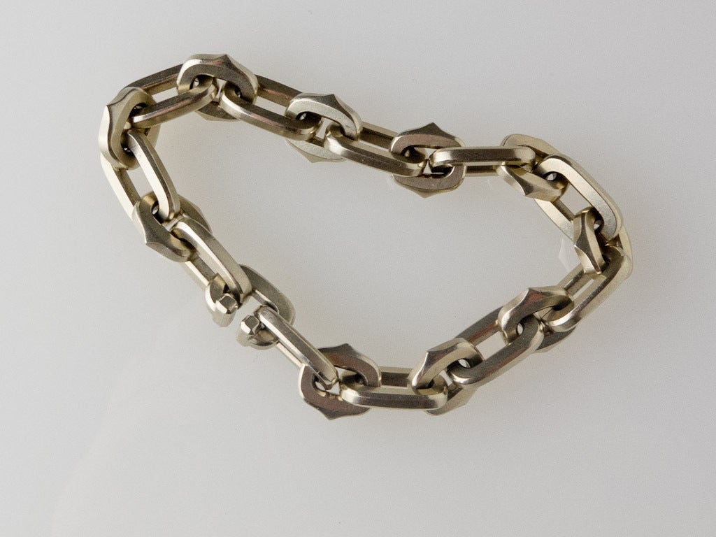 PEDRO BOREGAARDS Biker Chain here in 14K white gold another example of Boregaards unique and superbly executed chains. Length 8.5