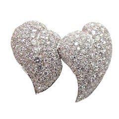 Pair of Hearts Diamond Pin