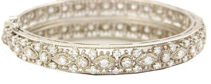 Diamond Hinged Bangle Bracelet