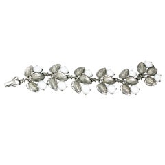 Schiaparelli Milk Glass Cabochon Leaf Bracelet 9