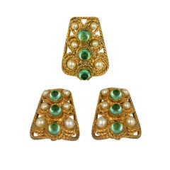 House of Schiaparelli Anglo Indian Peridot Cabochon Set 12