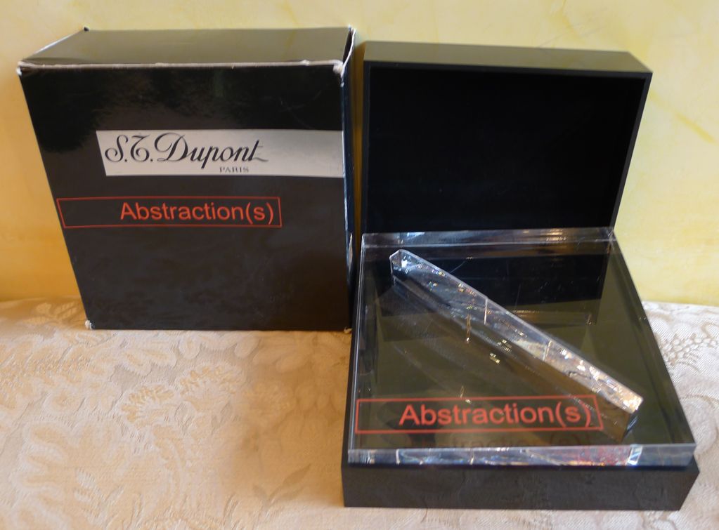 Brand Name: 	  	S.T. Dupont

Style Name: 	Abstraction(s) Pen Limited Edition out of 2000 pieces

Pen Style:

	  	Fountain