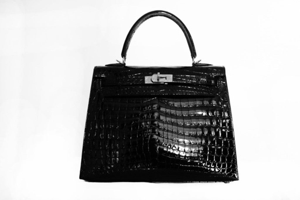 There is no description worthy of this piece of art that's called a handbag.<br />
New with box etc....<br />
Contact dealer for measurements<br />
<br />
SOLD
