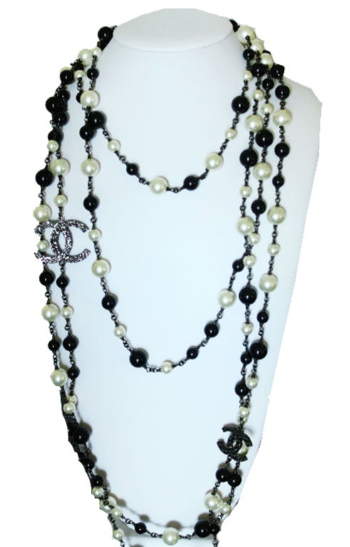 black and white pearl chanel necklace