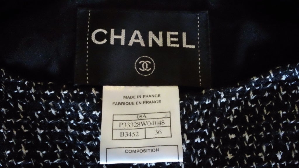 Chanel black and White Jacket with detachable cuffs 2