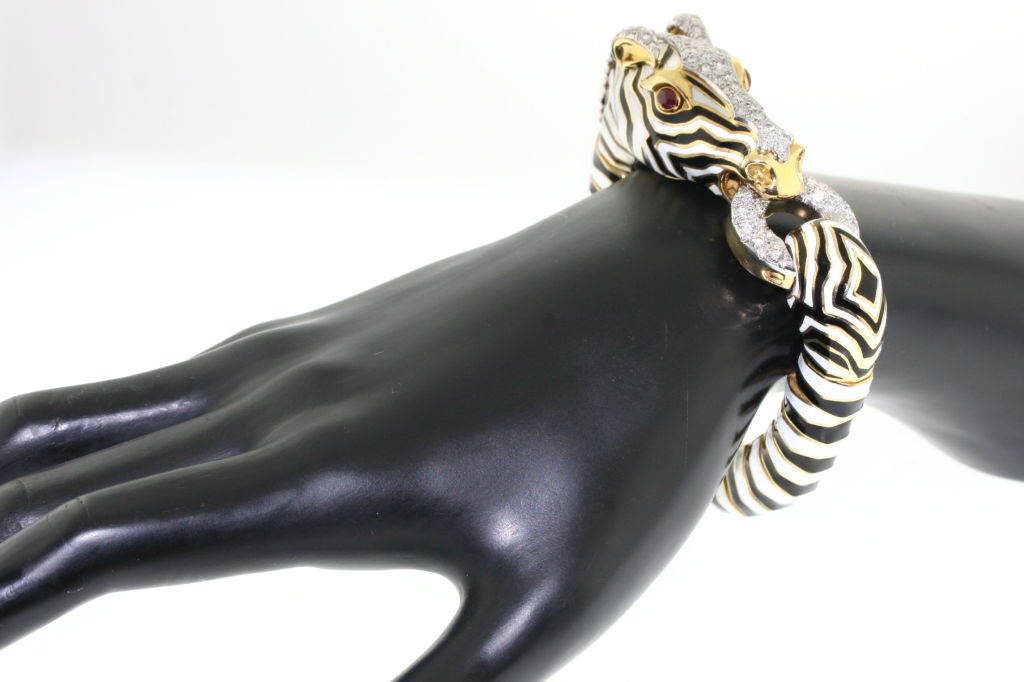 DAVID WEBB Diamond and Enamel Zebra Bracelet 1