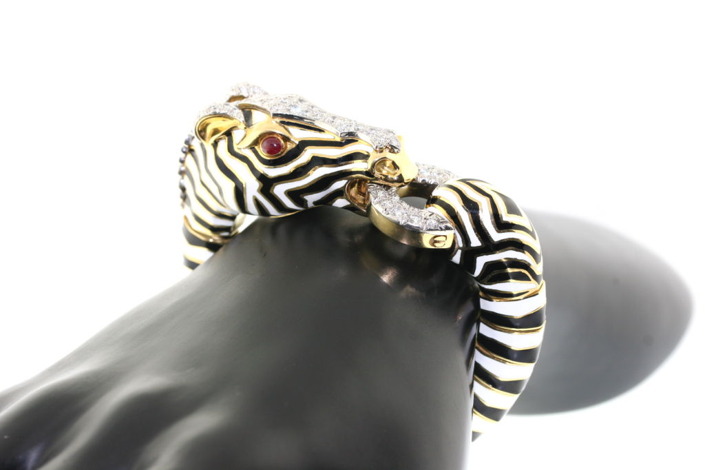 DAVID WEBB Diamond and Enamel Zebra Bracelet 2