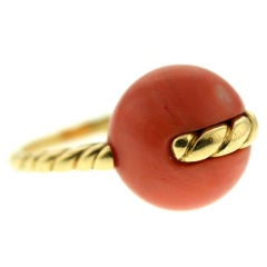 VAN CLEEF & ARPELS Coral and Gold Ring