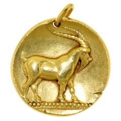 VAN CLEEF & ARPELS Capricorn Zodiac Pendant