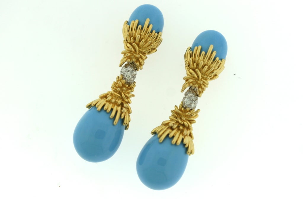 KUTCHINSKY Gold Enamel and Diamond ear Clips In Excellent Condition In New York, NY