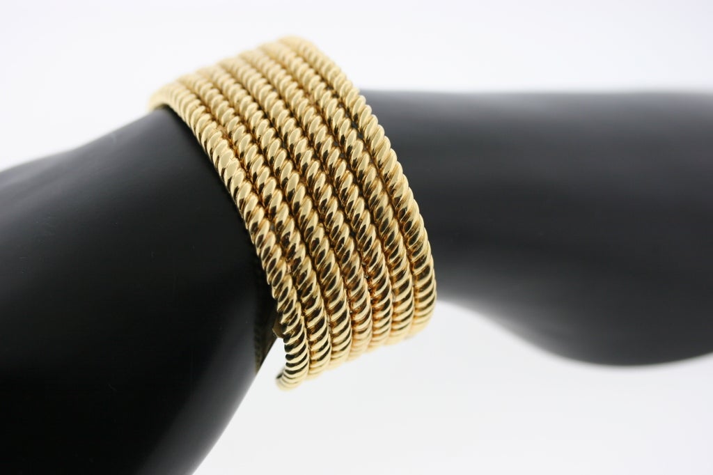 VAN CLEEF & ARPELS Twisted Ropework Gold Cuff Bracelet 2