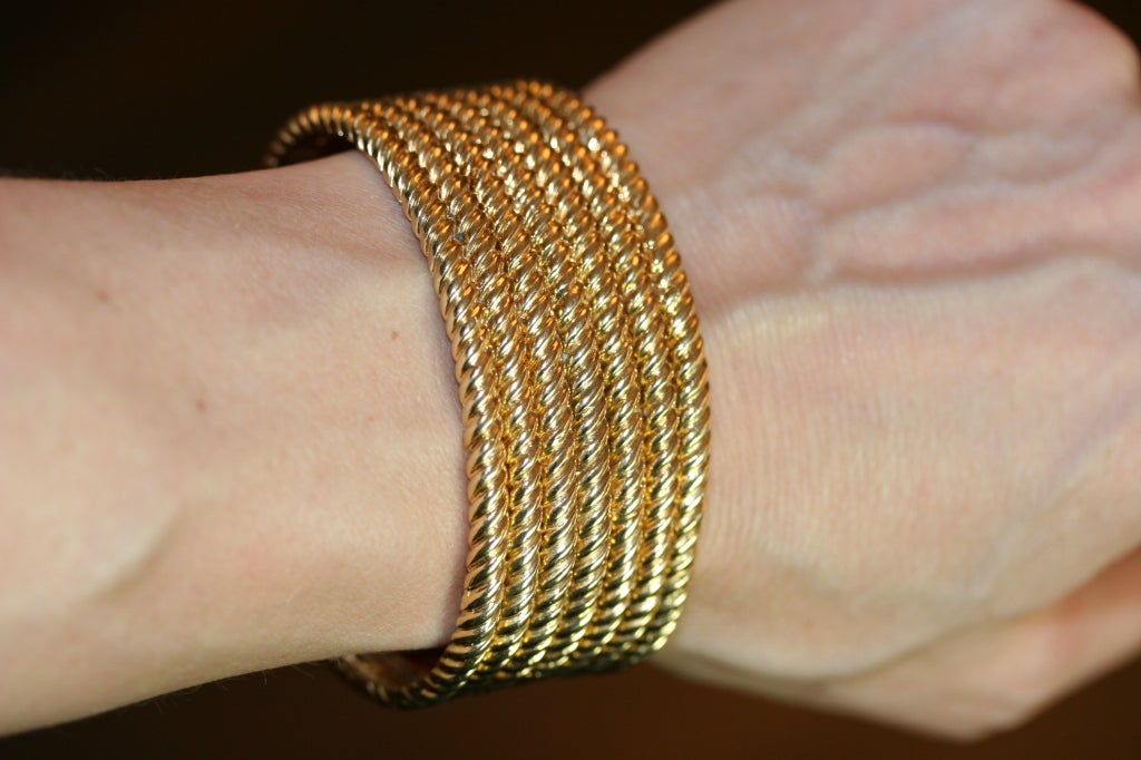 VAN CLEEF & ARPELS Twisted Ropework Gold Cuff Bracelet 3