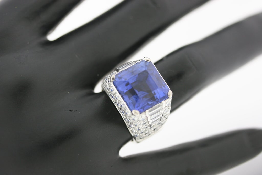 BULGARI Ceylon Sapphire and Diamond Ring 3