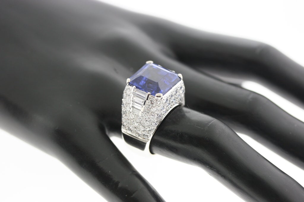 BULGARI Ceylon Sapphire and Diamond Ring 5