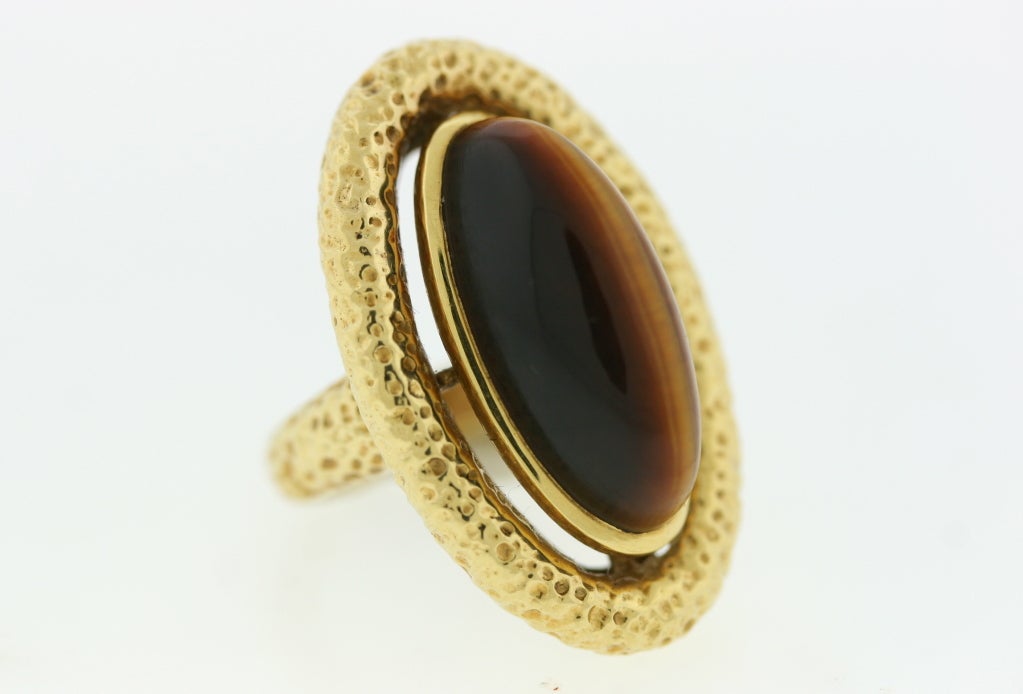 VAN CLEEF & ARPELS 1970s Tiger Eye Gold Ring In Excellent Condition In New York, NY