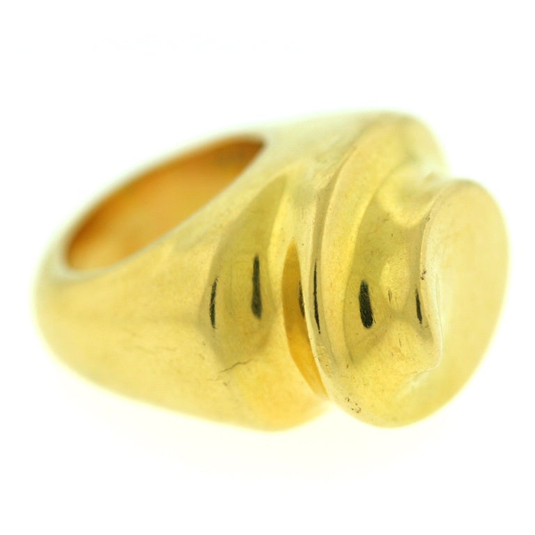 PATRICIA VON MUSULIN Gold Swirling Ring For Sale