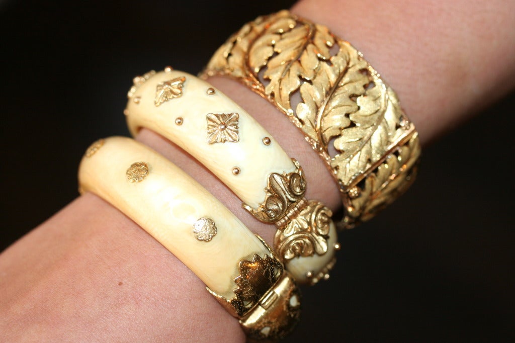 BUCCELLATI Pair of Ivory and Gold Bangle Bracelets 2