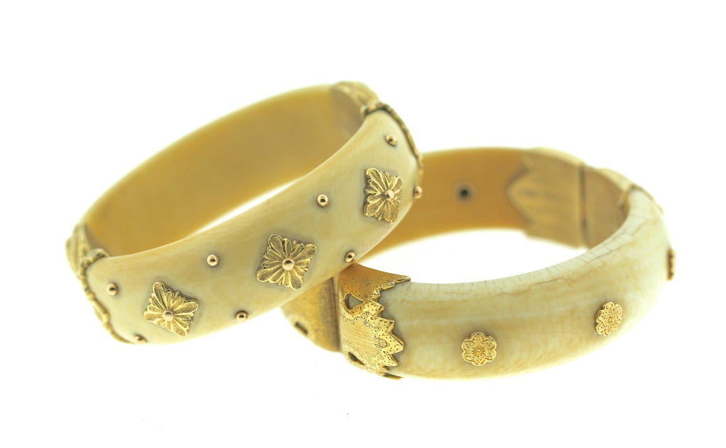 BUCCELLATI Pair of Ivory and Gold Bangle Bracelets 3
