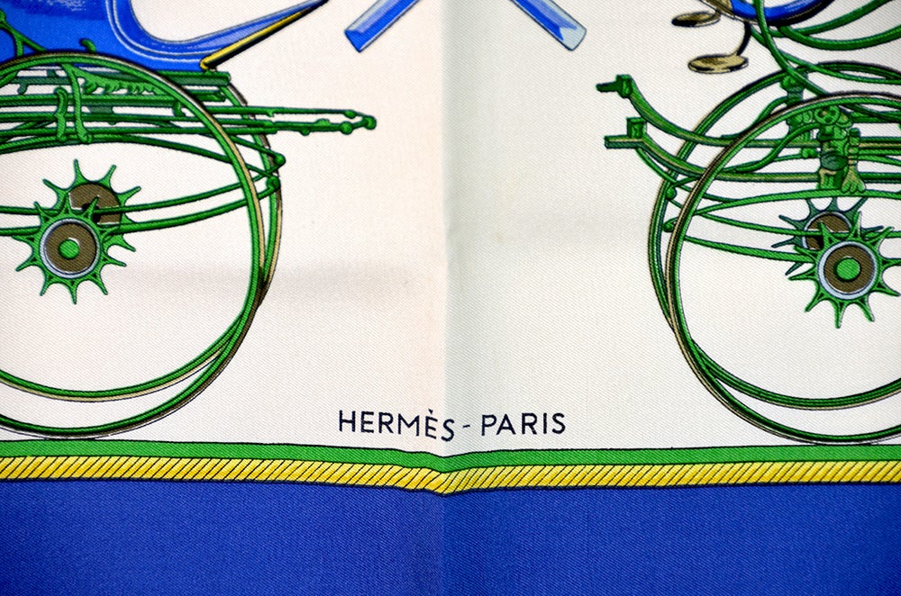 Fabulous Hermes Les Voitures a Transformation Silk Scarf In Excellent Condition In Teaneck, NJ