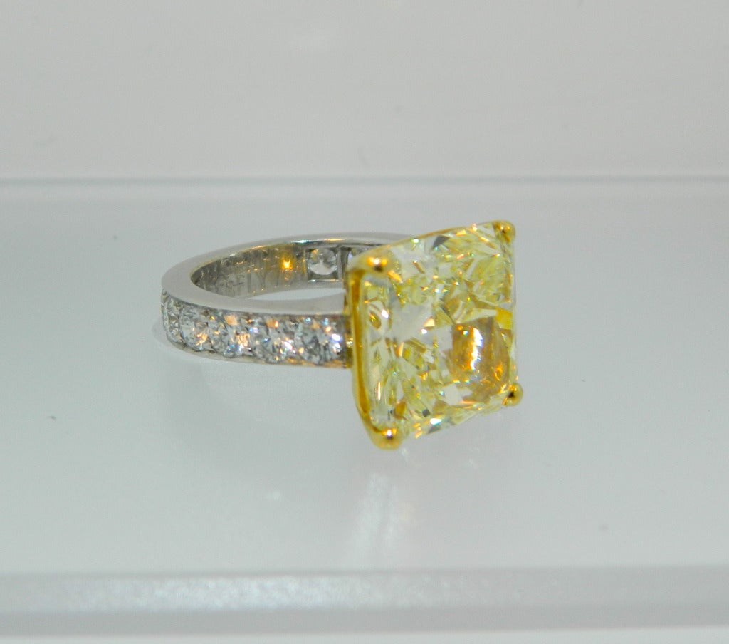2005 Graff,  Fancy Yellow Radiant Cut Diamond Ring In Excellent Condition In Chicago, IL