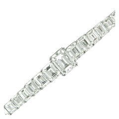 Important Emerald Cut Diamond Bracelet