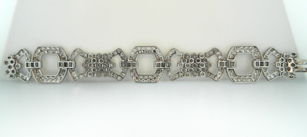 Magnificent platinum and diamond Art Deco Bracelet made in the Holl workshop Paris(this workshop was used mainly by Cartier) for GHISO FRANCE.