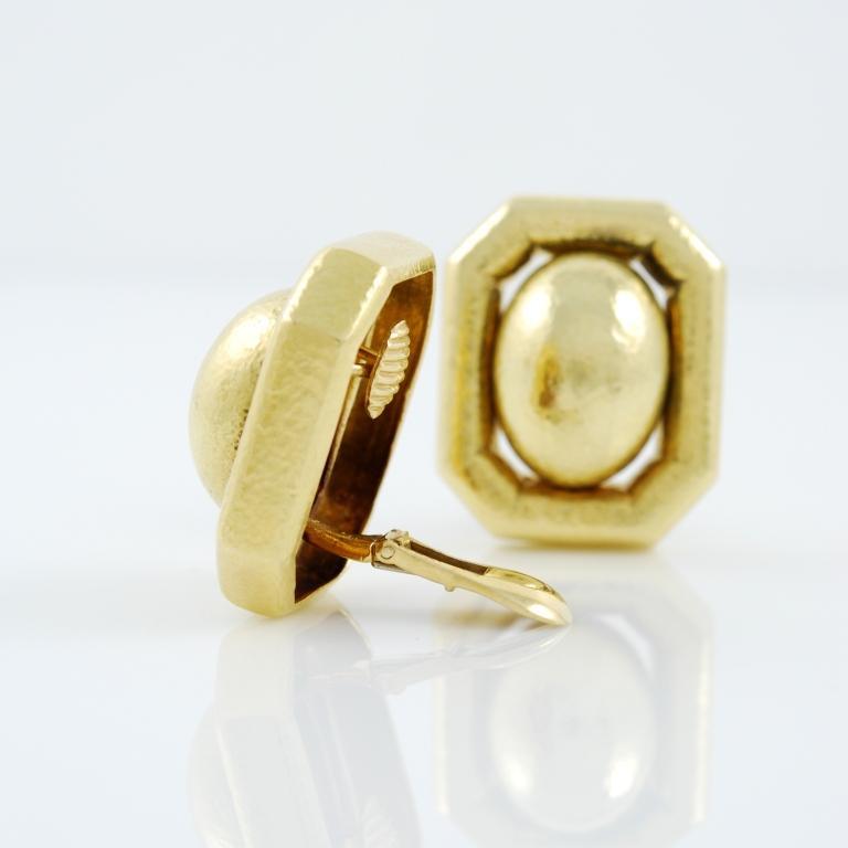 Hammered 18kt yellow gold clip-on earrings. David Webb, 1970's