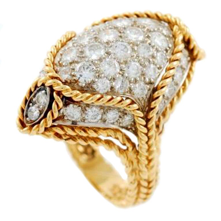 TIFFANY & Co. Yellow Gold and Diamond Ring For Sale