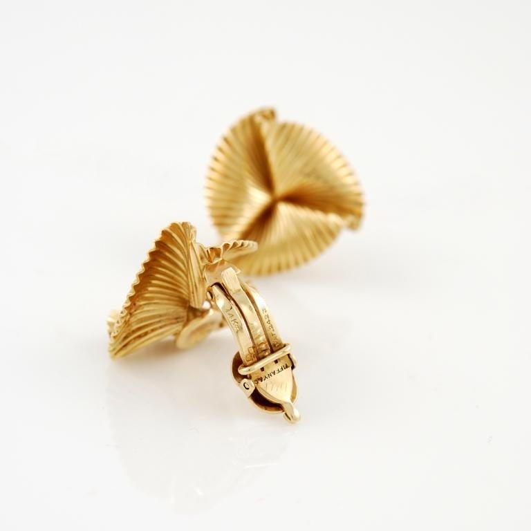 14kt yellow gold fluted 