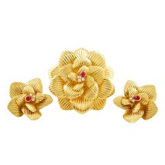 PAOLO PIOVAN Gold Ruby Diamond Flowers Brooch and Earrings 11
