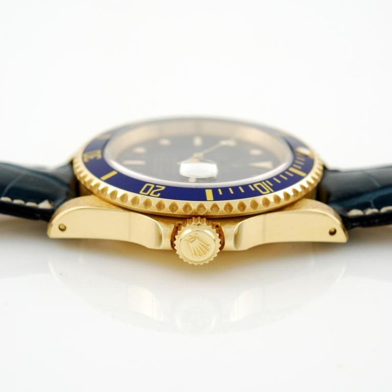 Rolex Yellow Gold Submariner Wristwatch Ref 16618 In Excellent Condition In Verona, IT