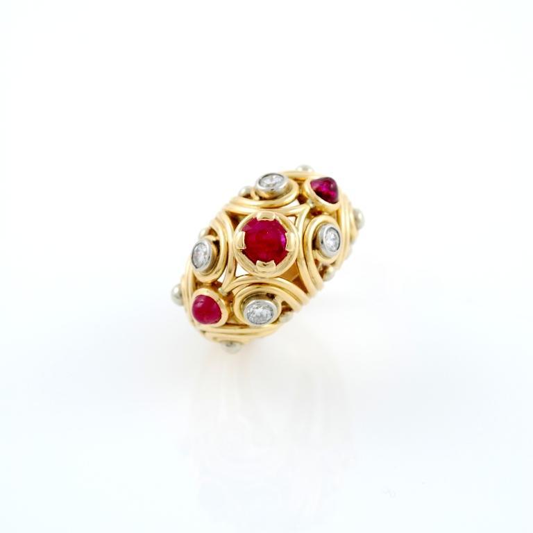 VAN CLEEF & ARPELS Pink Gold, Ruby and Diamond Ring In Excellent Condition In Verona, IT