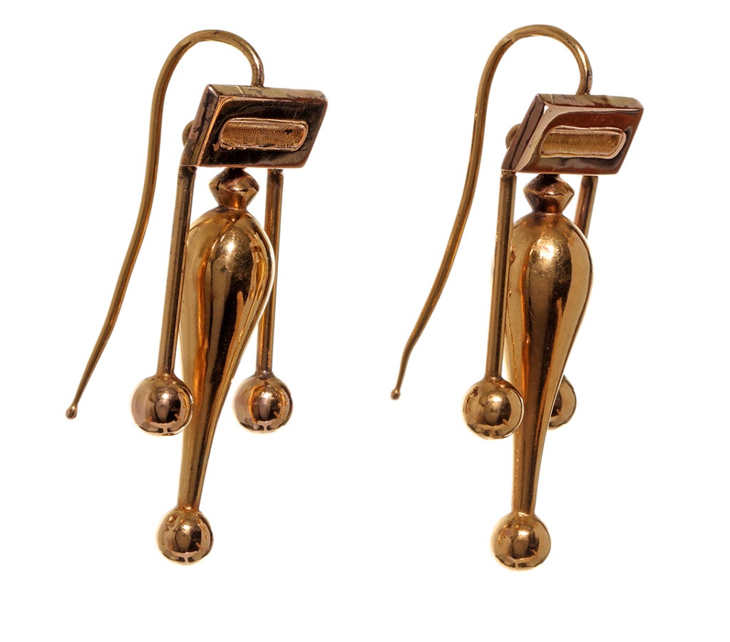 Victorian 18k gold etruscan revival earrings circa 1860-1870. English in origin.
18k gold ear wires. 1.75
