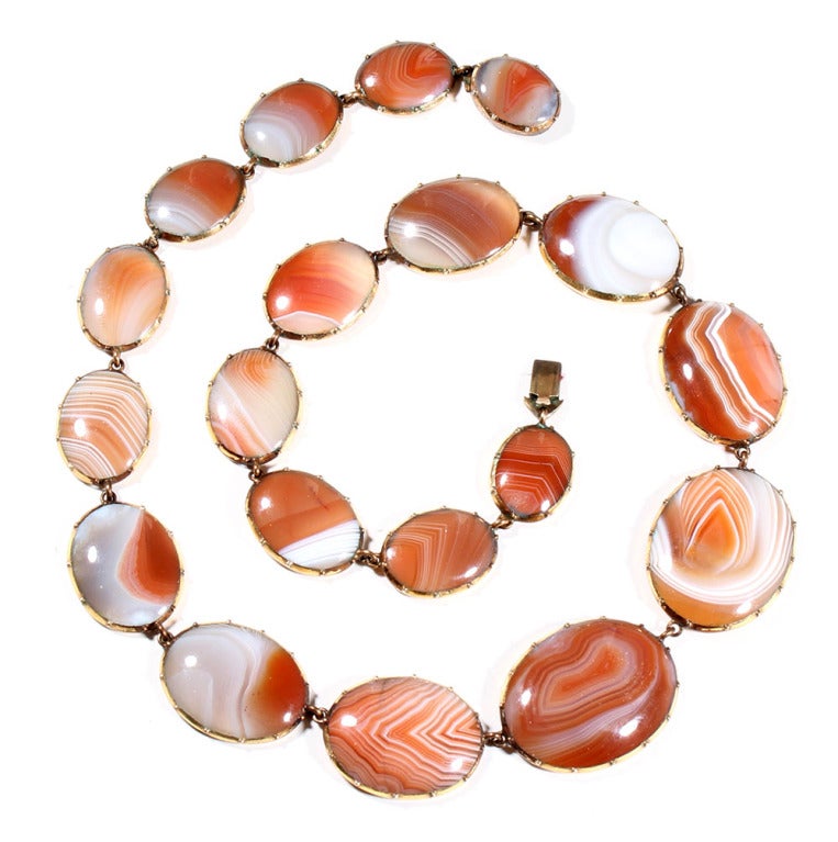 Georgian Era Agate Necklace In Excellent Condition In Austin, TX