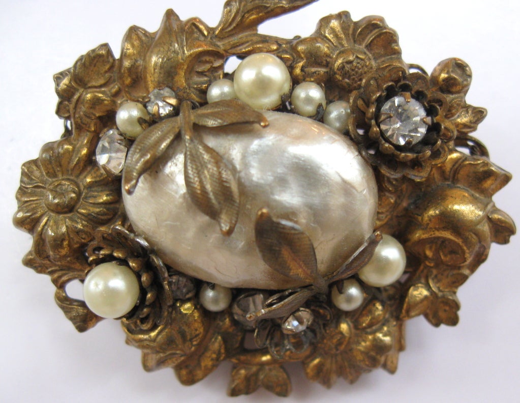Women's MIRIAM HASKELL BROOCH For Sale