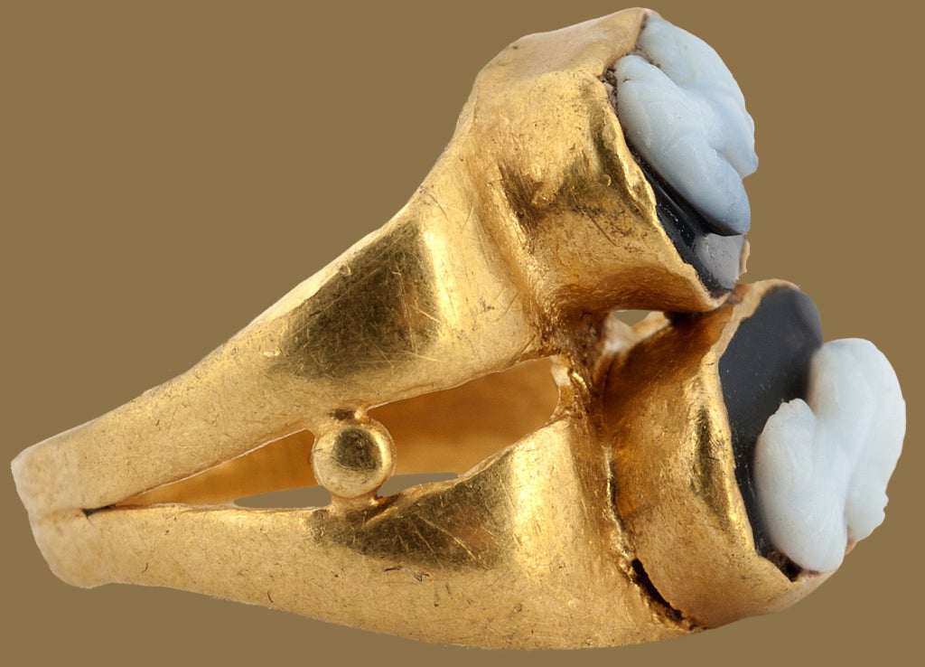 Antique Ring With Two Female Portrait Cameos