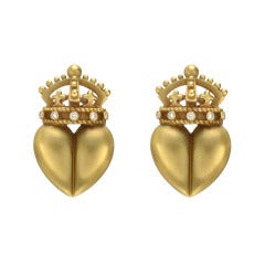 Kieselstein-Cord ​Gold Crowned Heart Earclips