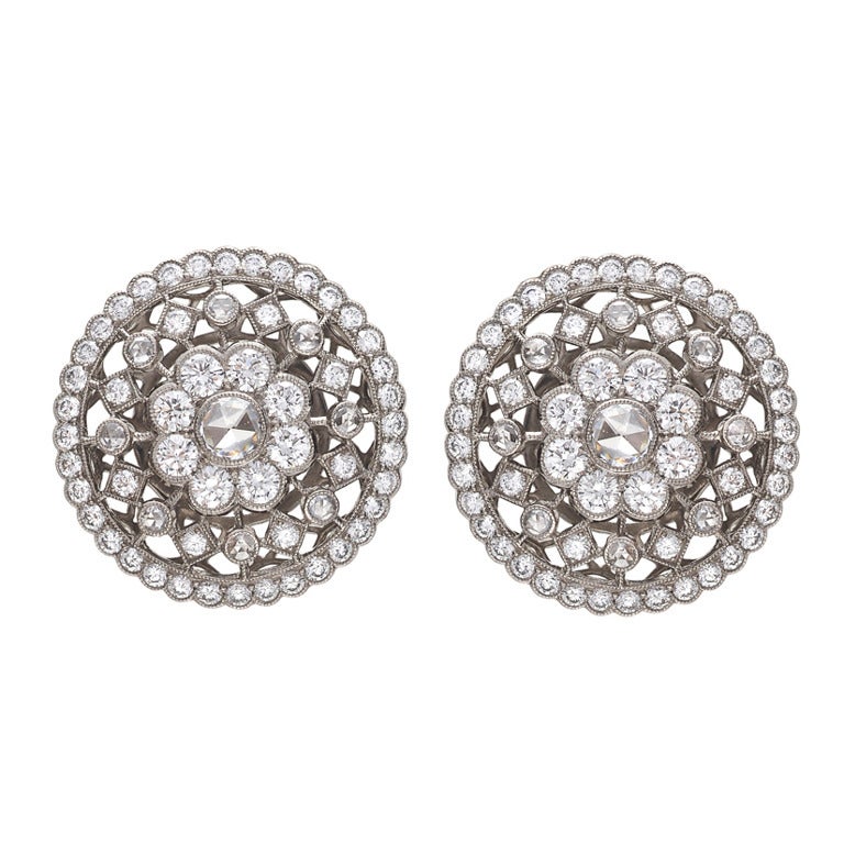 Kwiat Tiered Diamond Cluster Earstuds