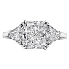 Radiant-Cut Diamond Engagement Ring