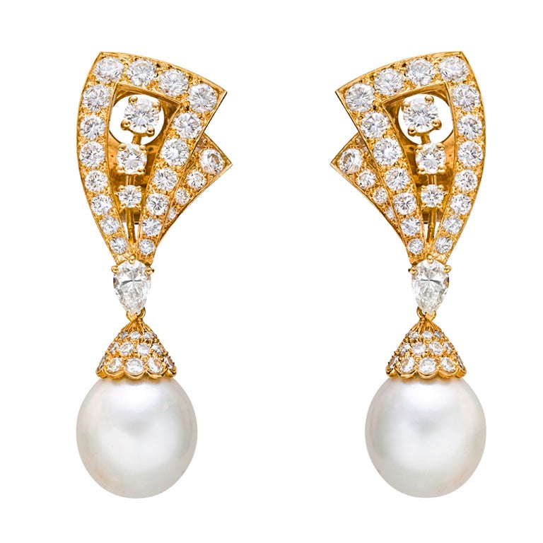 VAN CLEEF & ARPELS "Lamballe" Diamond & Pearl Drop Earrings
