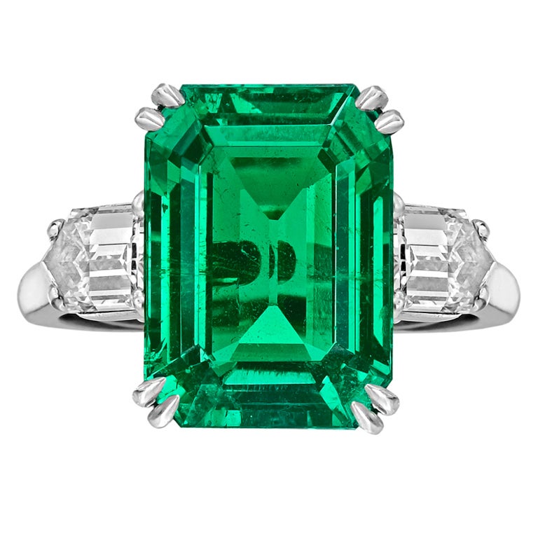VAN CLEEF & ARPELS Colombian Emerald-Cut Emerald & Diamond Ring