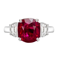 Exquisite Oval-Cut Ruby & Diamond Ring
