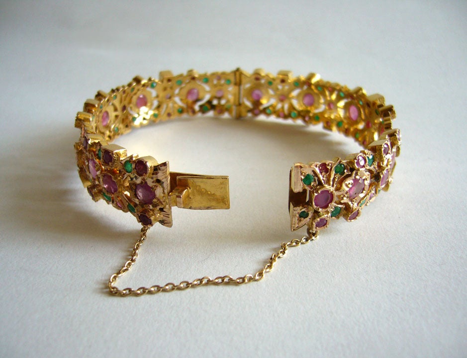 Ruby Emerald Gold Bangle Bracelet In Excellent Condition In Palm Springs, CA