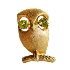 Retro Peridot Gold Owl Brooch