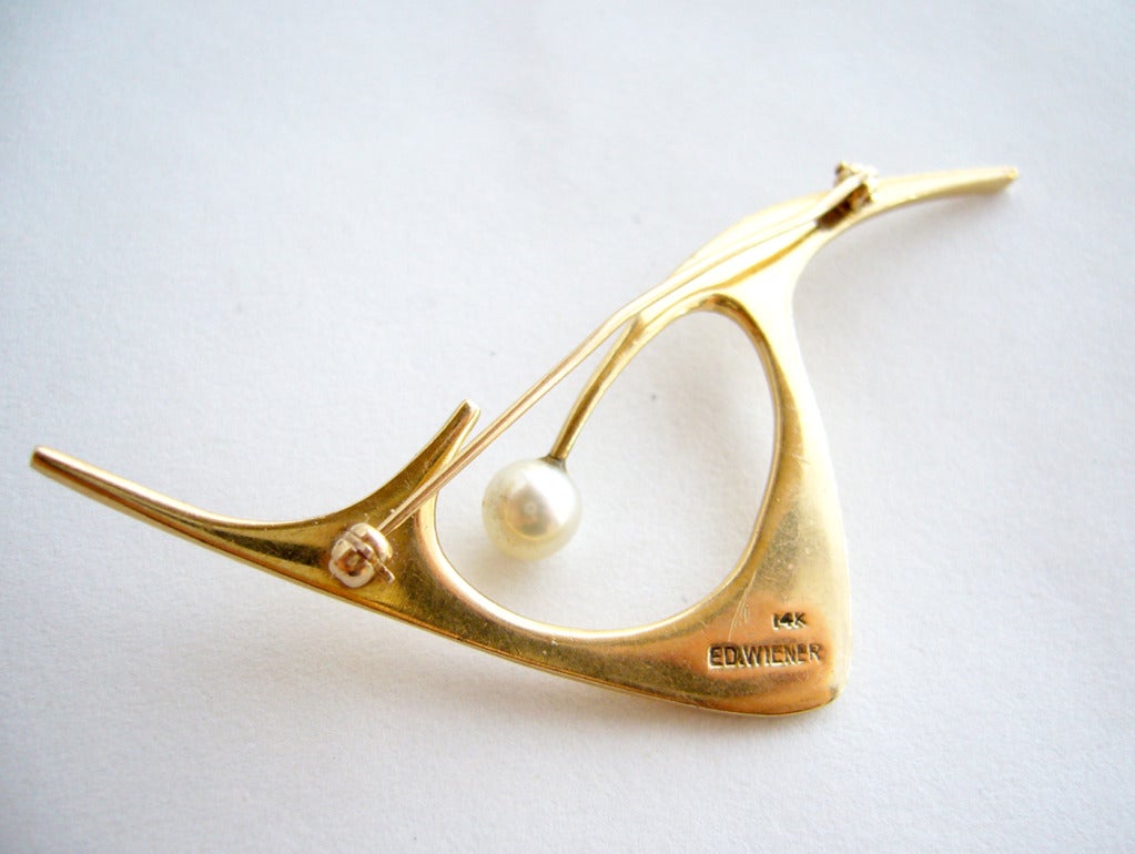 ED WIENER Abstract Pearl Gold Brooch In Good Condition In Palm Springs, CA