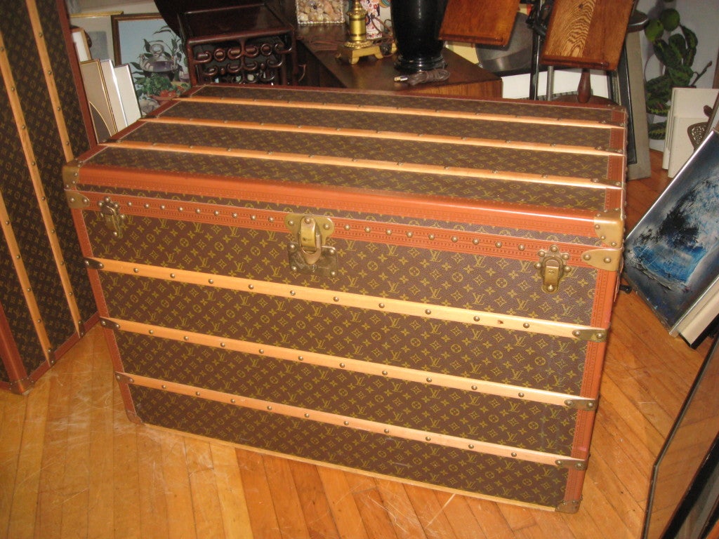 Louis Vuitton Courier Vintage 44" Trunk with Leather Handels and Keys