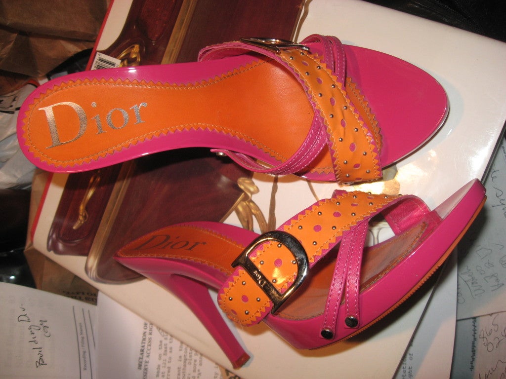 Dior Pink und Orange Sandalen (Braun)